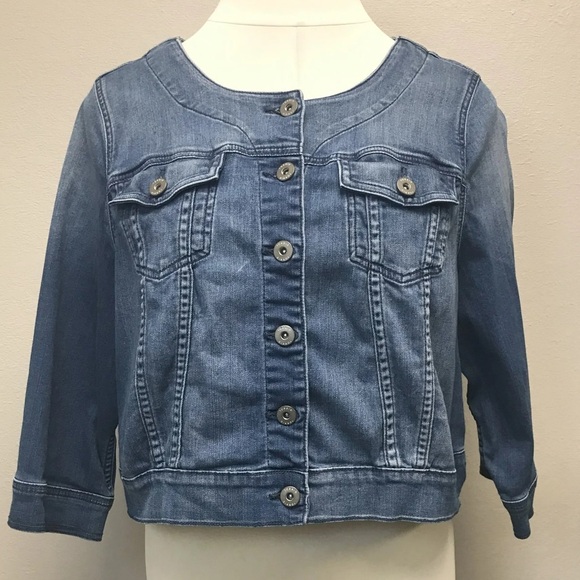 Torrid Cropped Jean Jacket - Size 4 (26) - Picture 1 of 3